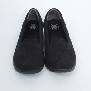 BZees Poppyseed 3 Women's Black Round Toe Comfort Slip on Loafers Shoes Size 8